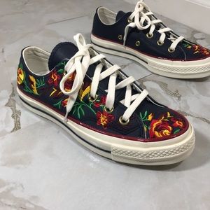 Women Converse